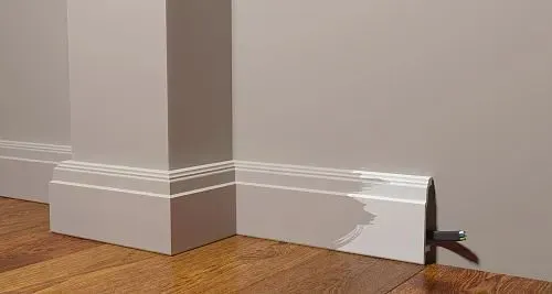 Плинтус напольный DECOR DIZAYN DD102