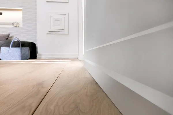 Плинтус напольный NMС FD22