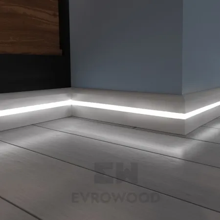 Плинтус напольный Evrowood PN 050 LED