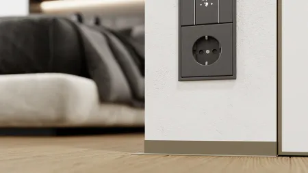 Микроплинтус L-образный с пружинами ФЕСО RAL 1035 перламутрово-бежевый