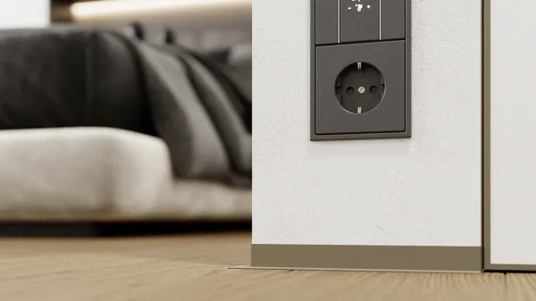 Микроплинтус L-образный с пружинами ФЕСО RAL 1035 перламутрово-бежевый