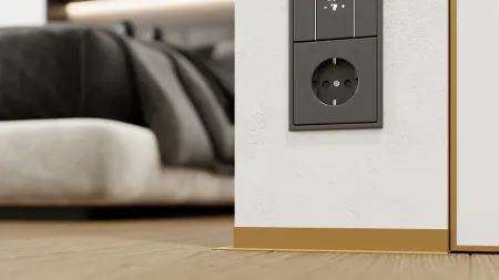 Микроплинтус L-образный с пружинами ФЕСО RAL 1011 коричнево-бежевый