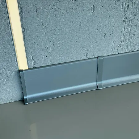 Плинтус алюминиевый Pro Design SYMETRIC L Серебро-40 мм