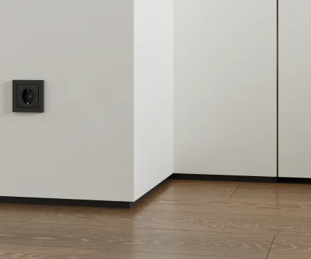 Теневой плинтус LACONISTIQ REGULAR 45 Чёрный