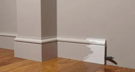 Плинтус напольный DECOR DIZAYN DD004