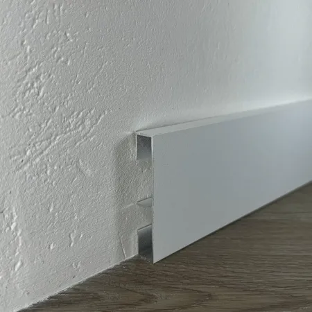 Вставка плинтус 1965 для плинтуса Pro Design 70 мм Белый муар