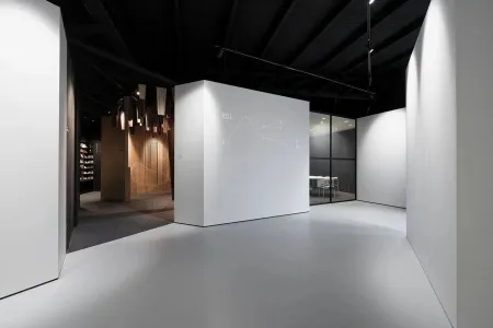 Теневой плинтус LACONISTIQ REGULAR 45 Чёрный муар