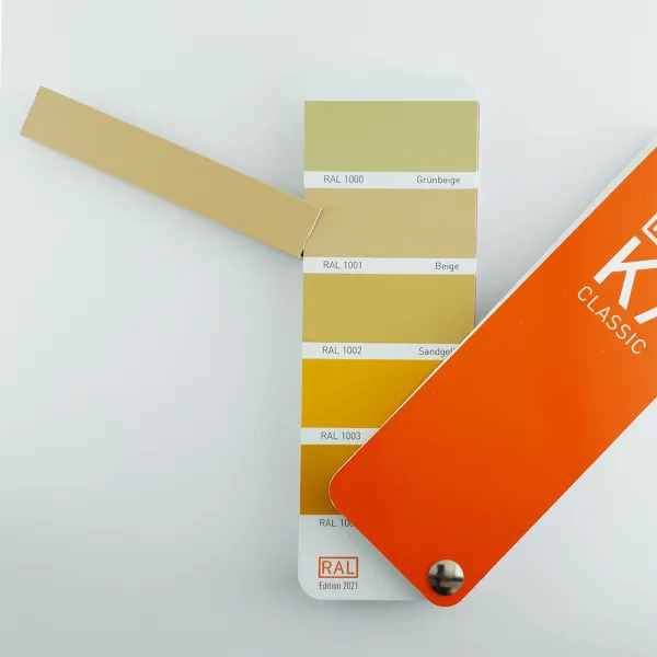 Микроплинтус 11 мм ФЕСО с пружинами RAL 1001 бежевый