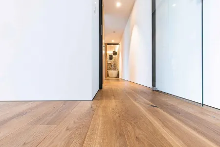 Микроплинтус Decaro M15A Черный