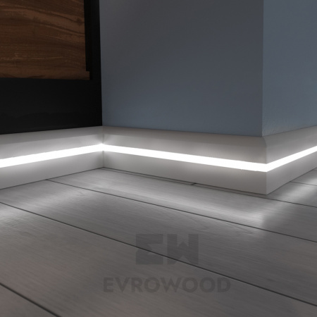 Плинтус напольный Evrowood PN 050 LED