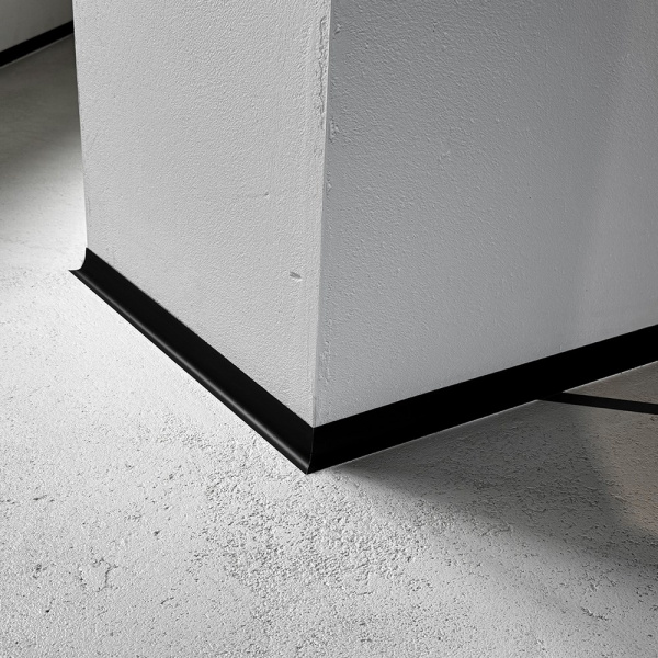 Микроплинтус Pro Design Corner L 584 Черный